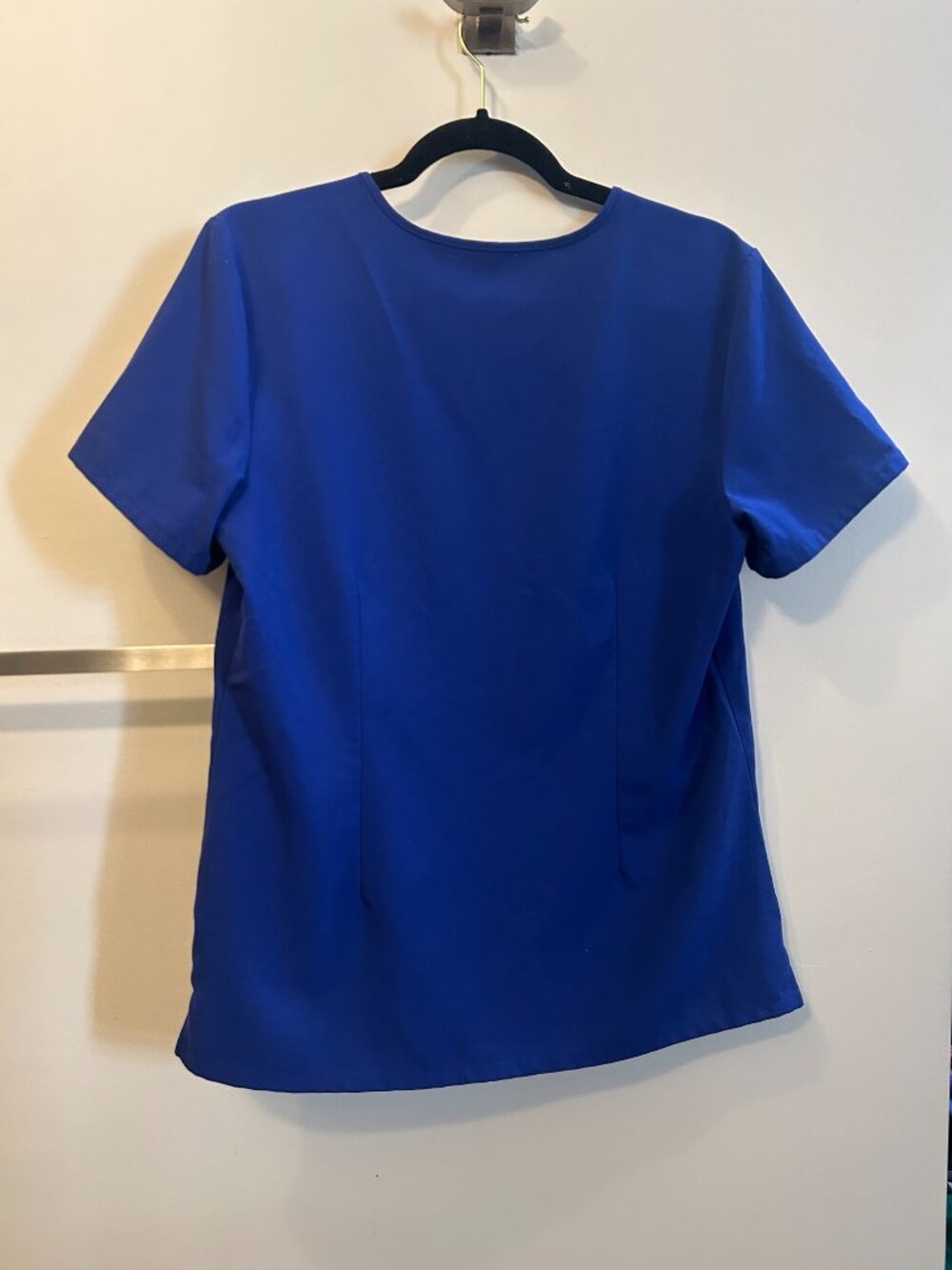 FIGS Women's Casma Three-Pocket Scrub Top Size S Small Deep Royal Blue FW1100 - Picture 2 of 4